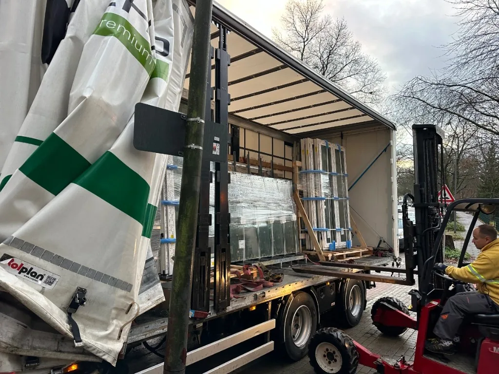 Schüco-Fenster Lieferung per LKW – A40-Fenster Bochum, Kauf und Lieferung ohne Montage